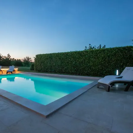 Сasa de vacaciones Poli Murvu By Interhome *