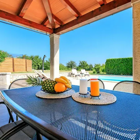 Сasa de vacaciones Poli Murvu By Interhome *