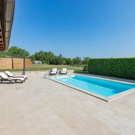 Сasa de vacaciones Poli Murvu By Interhome *