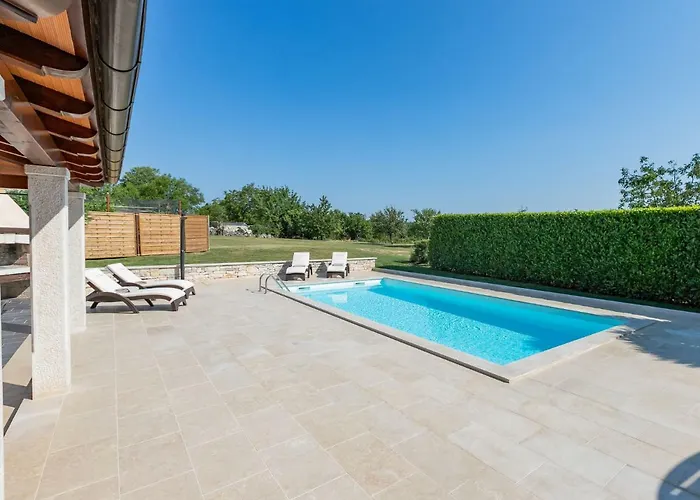Сasa de vacaciones Poli Murvu By Interhome *